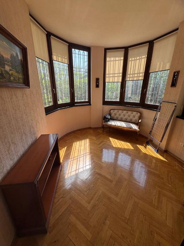 https://photo.capital.com.ua/foto_k/k55042683911.jpg