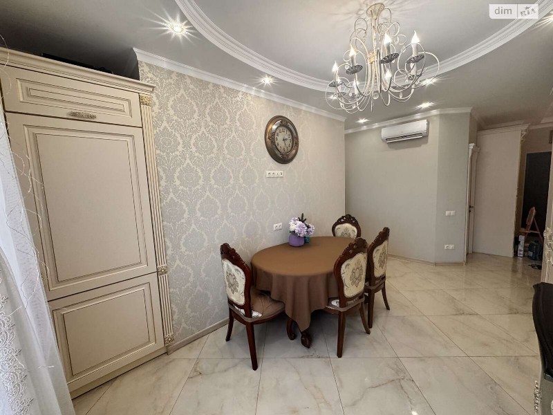 https://photo.capital.com.ua/foto_k/k55064085805.jpg