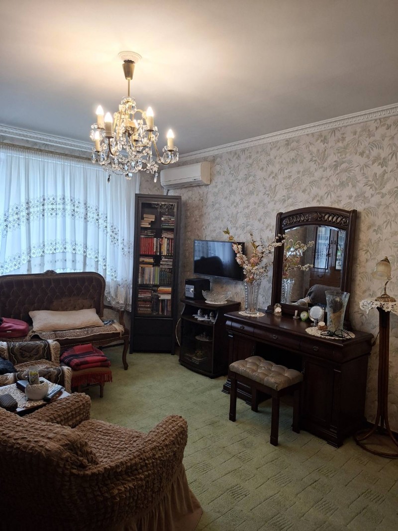 https://photo.capital.com.ua/foto_k/k55064099301.jpg