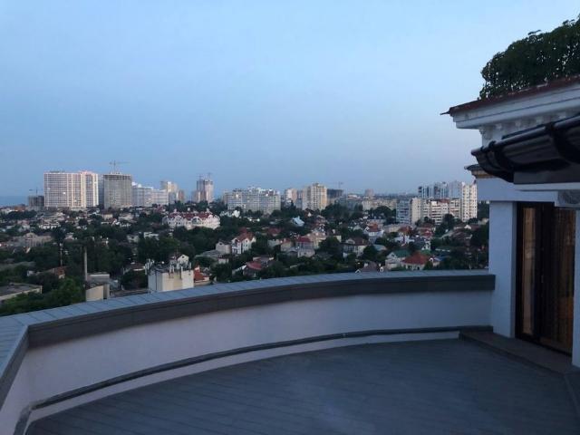 https://photo.capital.com.ua/foto_k/k55153668505.jpg