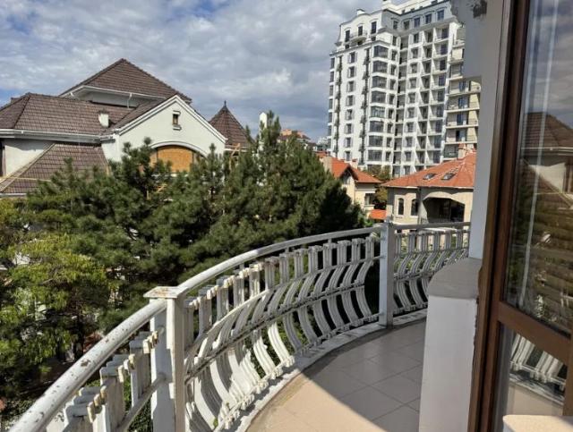 https://photo.capital.com.ua/foto_k/k5537565529.jpg